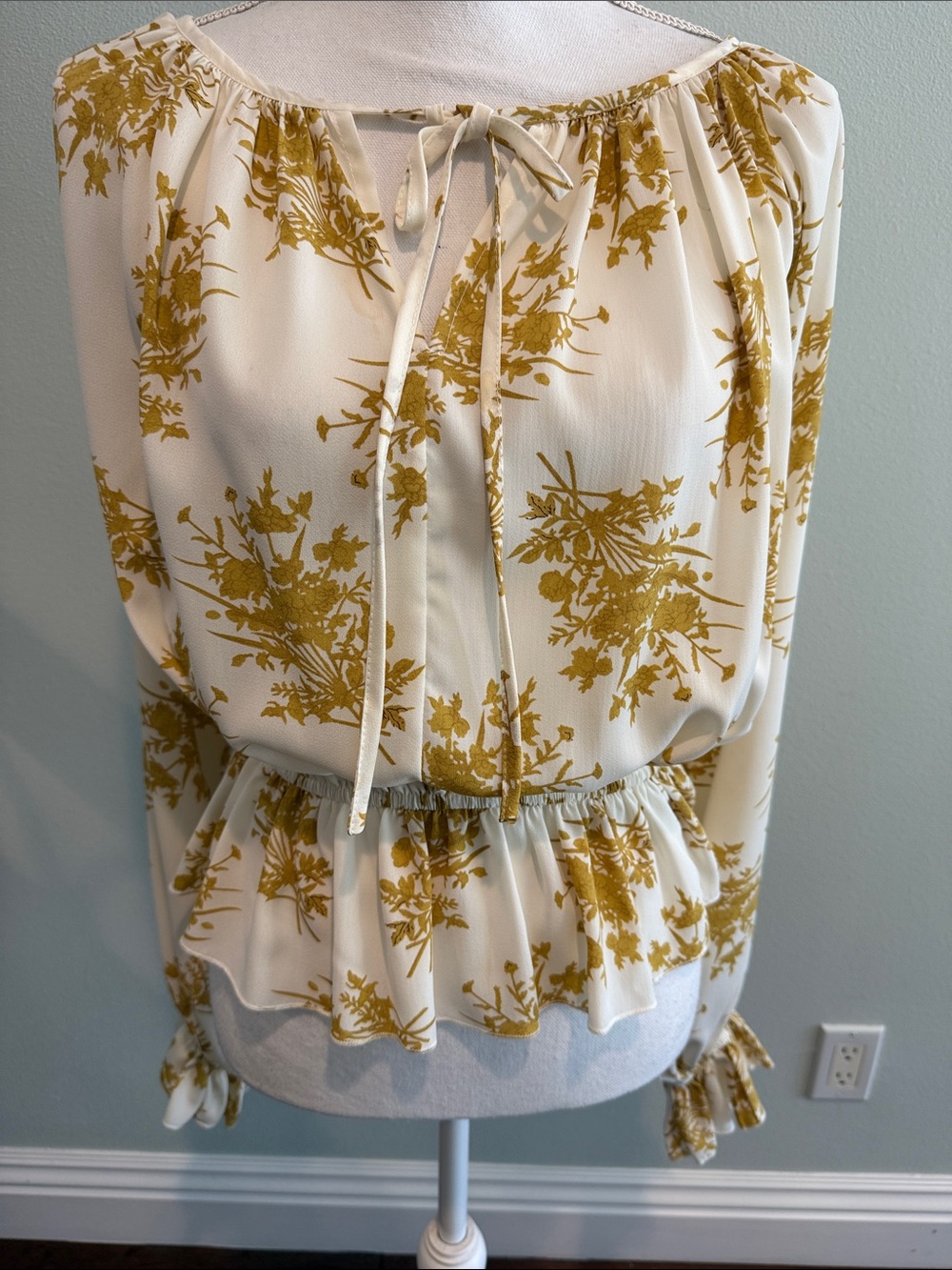 Aakaa Ivory Peplum Blouse with Mustard Floral Print oversized ptp 25
